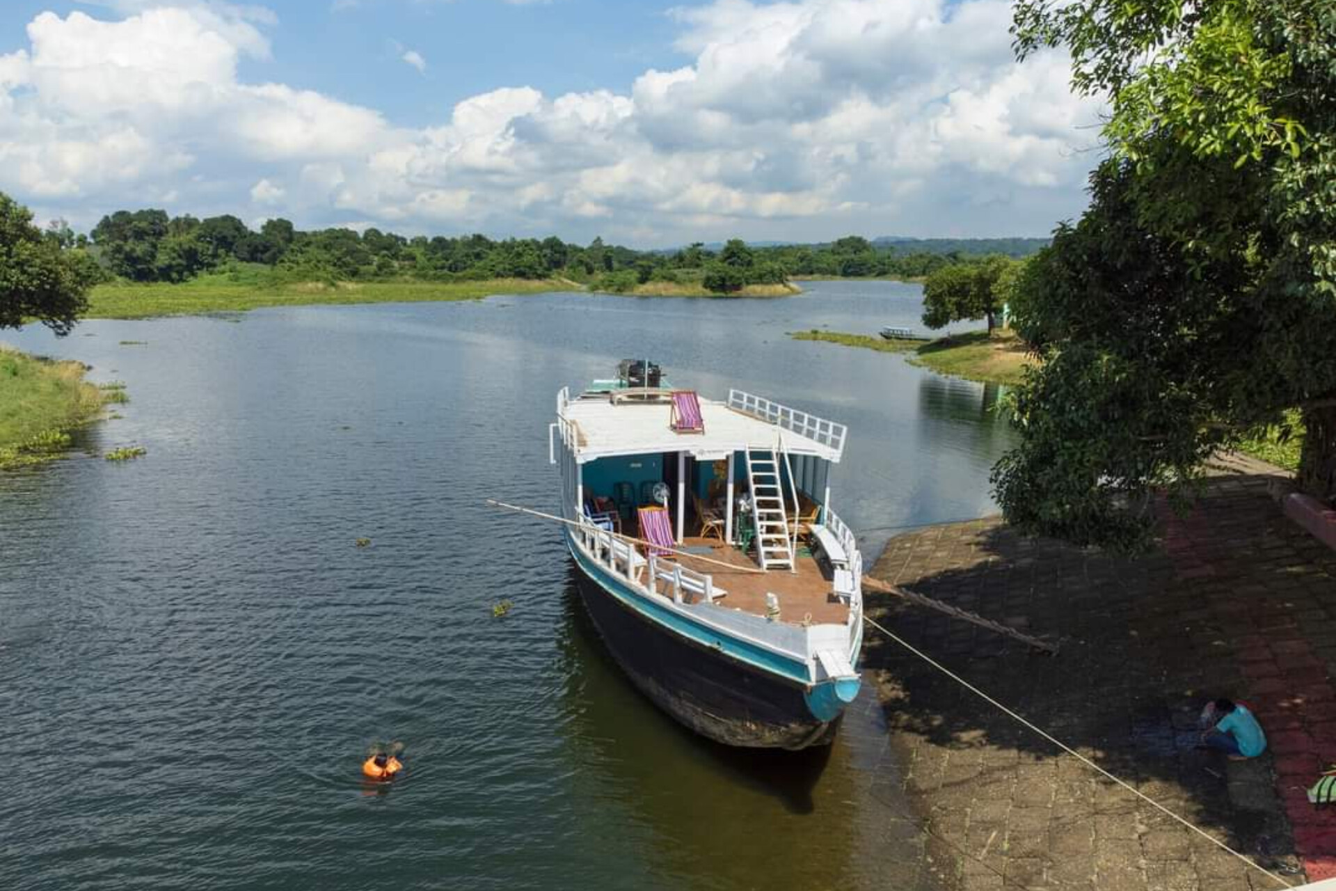 Mawrum Premium House Boat