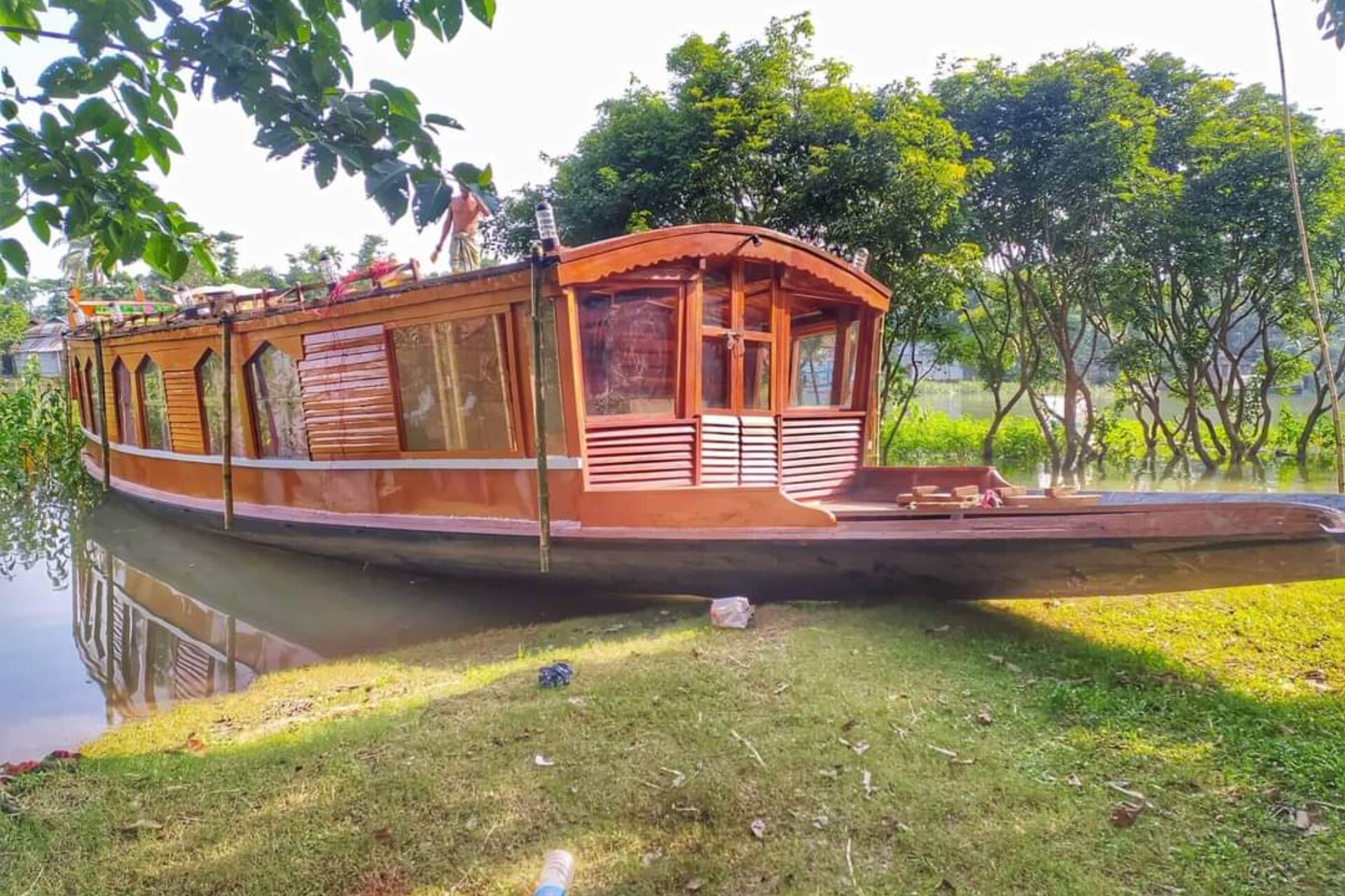 Floating House of Tangua